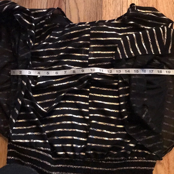 🆕 By and By Black Gold Striped Batwing Blouse Lrg - Picture 6 of 7